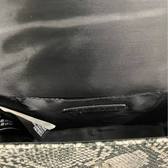 NWT Kendall + Kylie Snake Skin Print Grey Cross Body Purse - Picture 10 of 16